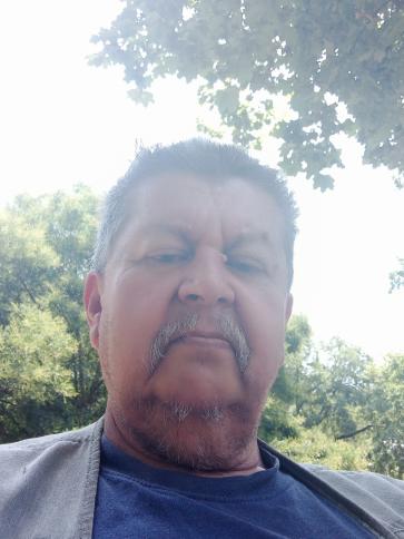 Zoli, 64 éves szerbiai társkereső férfi profil fotója
