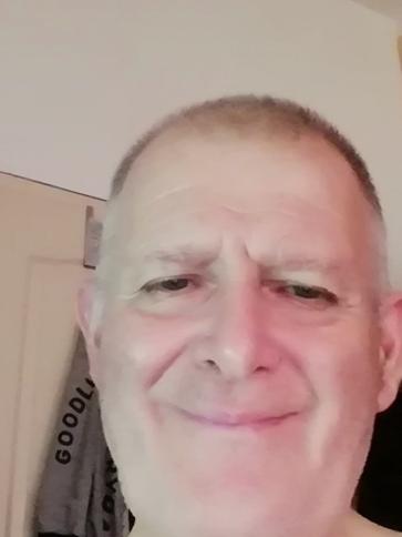 Gyorgy, 65 éves tatabányai társkereső férfi profil fotója