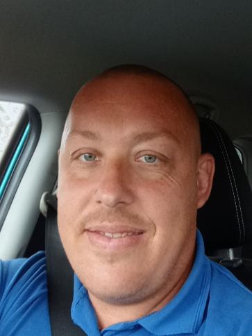 Róbert, 43 éves tiszacsermelyi társkereső férfi profil fotója