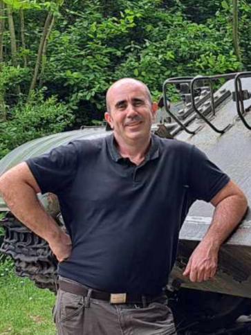 Géza, 43 éves komáromi társkereső férfi profil fotója