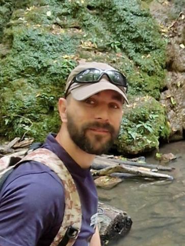 Robert, 41 éves abaligeti társkereső férfi profil fotója