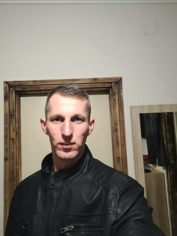 Zoltán, 32 éves újlengyeli társkereső férfi profil fotója