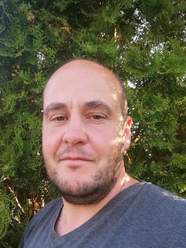 Csaba, 45 éves ceglédi társkereső férfi profil fotója