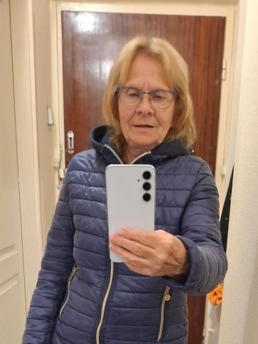 Mária, 71 éves kiskunhalasi társkereső nő profil fotója Mária, 71 éves kiskunhalasi társkereső nő profil fotója