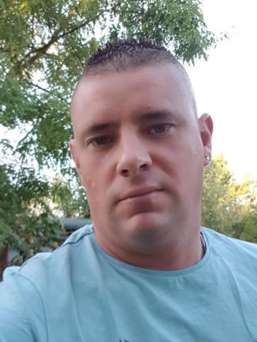 László, 43 éves sárbogárdi társkereső férfi profil fotója