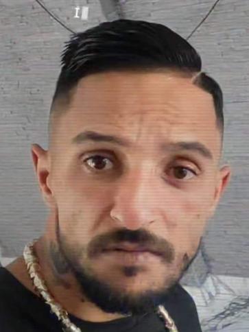Krisztián, 37 éves gyöngyösi társkereső férfi profil fotója Krisztián, 37 éves gyöngyösi társkereső férfi profil fotója