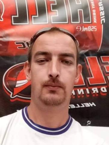 Gábor, 34 éves vinári társkereső férfi profil fotója