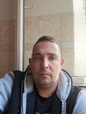 Mihály, 38 éves tatabányai társkereső férfi profil fotója