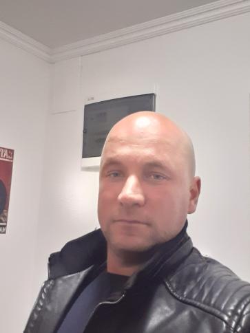 Imre, 35 éves szolnoki társkereső férfi profil fotója