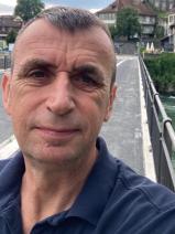 Sziasztok! Attila vagyok. Komoly baracsi párkereső nők jelentkezését várom.