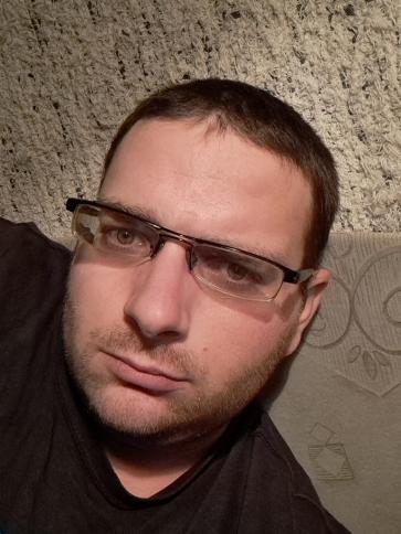 Csábrági, 34 éves enyingi társkereső férfi profil fotója