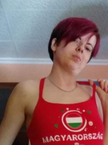 Katalin, 35 éves mezőkövesdi társkereső nő profil fotója