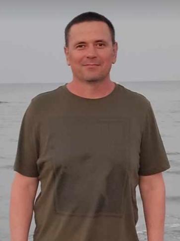 Kornél, 55 éves kazincbarcikai társkereső férfi profil fotója Kornél, 55 éves kazincbarcikai társkereső férfi profil fotója