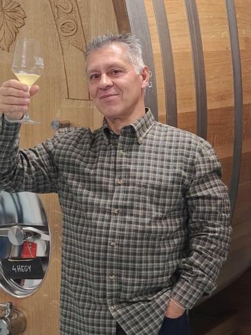Béla, 56 éves szolnoki társkereső férfi profil fotója
