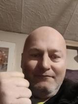 Sziasztok! Laci vagyok. Komoly péceli párkereső nők jelentkezését várom.