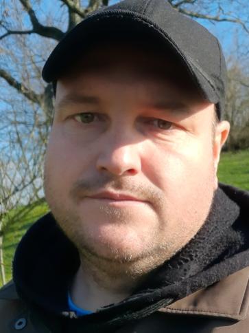 Adrián, 38 éves árpádhalomi társkereső férfi profil fotója