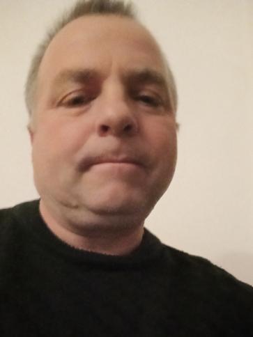 Lászlo, 56 éves romániai társkereső férfi profil fotója