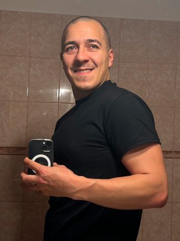 Csaba, 30 éves szolnoki társkereső férfi profil fotója