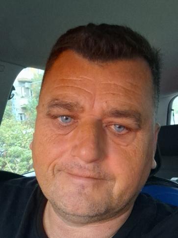 Gábor, 47 éves alsónémedi társkereső férfi profil fotója Gábor, 47 éves alsónémedi társkereső férfi profil fotója