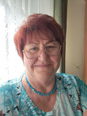 Veronika, 70 éves dunaújvárosi társkereső nő profil fotója