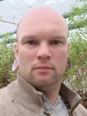 Károly, 41 éves somogyvámosi társkereső férfi profil fotója