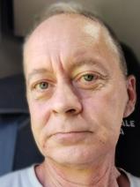 Sziasztok! Zoltán vagyok. Online Pest megyei randizni vágyó nők kattinsatok a kedvenc gombra.