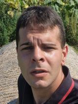 Sziasztok! Albert vagyok. Online Pest megyei randizni vágyó nők kattinsatok a kedvenc gombra.