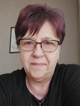 Sziasztok! Elvira vagyok. Komoly Csongrád megyei társkereső férfiak jelentkezését várom.