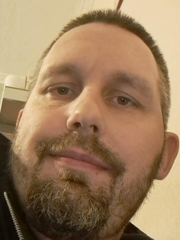 Zoltan, 34 éves Nagy Britannia kerületi társkereső férfi profil fotója Zoltan, 34 éves Nagy Britannia kerületi társkereső férfi profil fotója