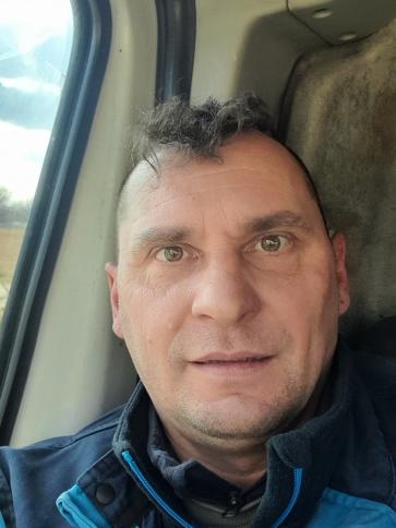 Zoli, 48 éves Budapest XIII. kerületi társkereső férfi profil fotója Zoli, 48 éves Budapest XIII. kerületi társkereső férfi profil fotója