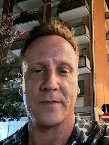 Róbert, 49 éves ausztriai társkereső férfi profil fotója Róbert, 49 éves ausztriai társkereső férfi profil fotója