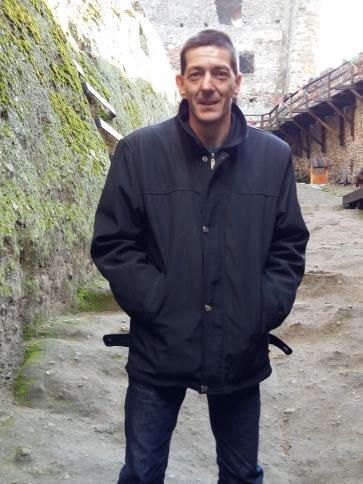Csaba, 57 éves veszprémi társkereső férfi profil fotója Csaba, 57 éves veszprémi társkereső férfi profil fotója