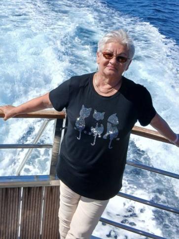 Erzsébet, 67 éves tiszafüredi társkereső nő profil fotója Erzsébet, 67 éves tiszafüredi társkereső nő profil fotója