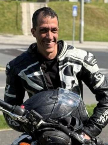 Erik, 50 éves zalaegerszegi társkereső férfi profil fotója Erik, 50 éves zalaegerszegi társkereső férfi profil fotója
