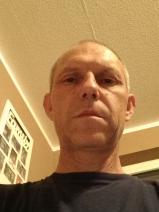 Sziasztok! Zsolt vagyok. Komoly ausztriai párkereső nők jelentkezését várom.