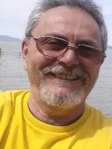 Sziasztok! János vagyok. Komoly zsámboki párkereső nők jelentkezését várom.