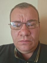 Sziasztok! Laszlo vagyok. Komoly németországi párkereső nők jelentkezését várom.