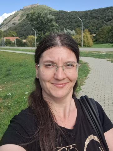 Mónika