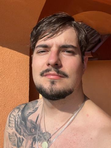 Bence, 26 éves szolnoki társkereső férfi profil fotója