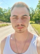 Sziasztok! Csaba vagyok. Komoly siófoki párkereső nők jelentkezését várom.