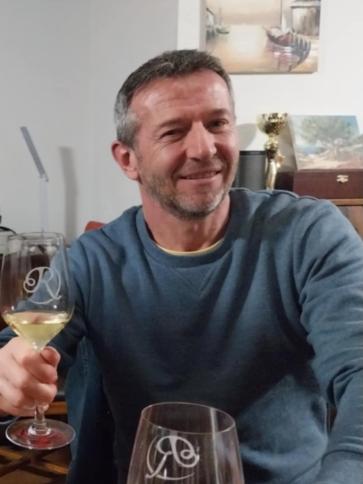 Robert, 55 éves székesfehérvári társkereső férfi profil fotója