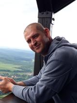 Sziasztok! Péter vagyok. Komoly kiskunhalasi párkereső nők jelentkezését várom.