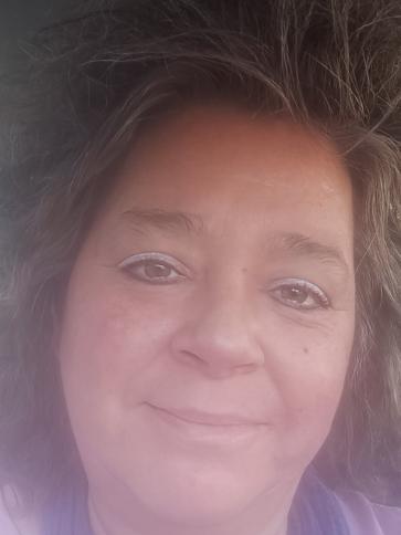 Viki, 53 éves Budapest III. kerületi társkereső nő profil fotója