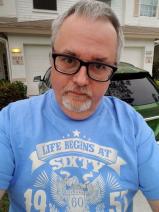 Sziasztok! Atilla vagyok. Diplomás budapesti társkereső nőket keresek ismerkedési célból.