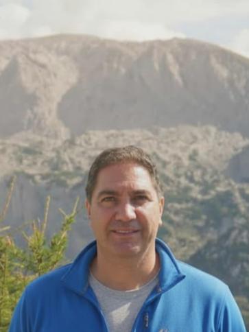 József, 53 éves Budapest XV. kerületi társkereső férfi profil fotója