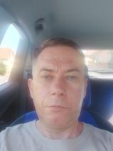 Sziasztok! Robi vagyok. Online budapesti randizni vágyó nők kattinsatok a kedvenc gombra.