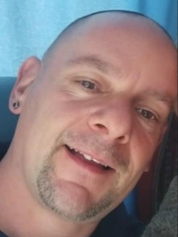 László, 46 éves Budapest XXI. kerületi társkereső férfi profil fotója