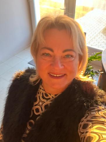 Kati, 58 éves győri társkereső nő profil fotója