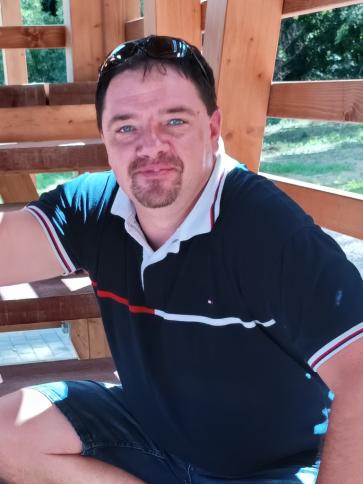 Róbert, 47 éves szekszárdi társkereső férfi profil fotója