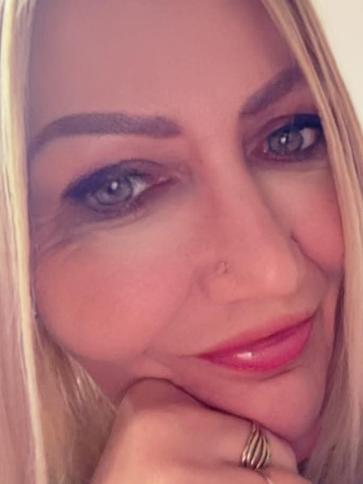 Alexandra, 55 éves gyulai társkereső nő profil fotója